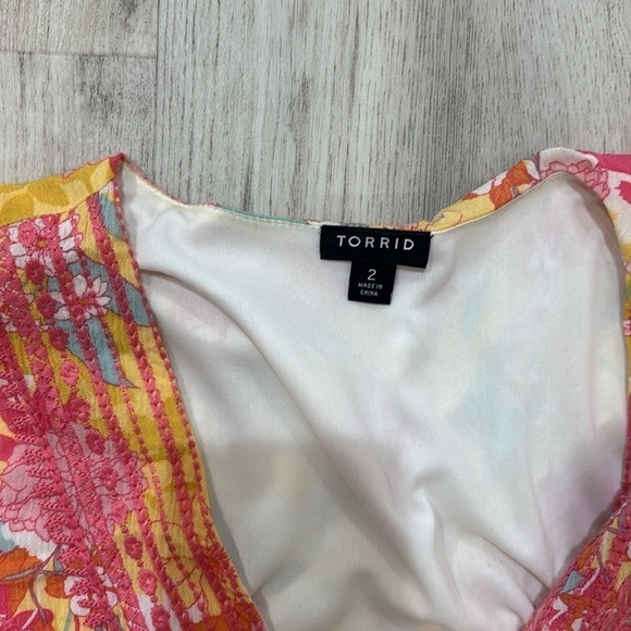 Torrid Peach Floral Gauze hi lo dress size 2XL  YELLOW - Picture 3 of 7